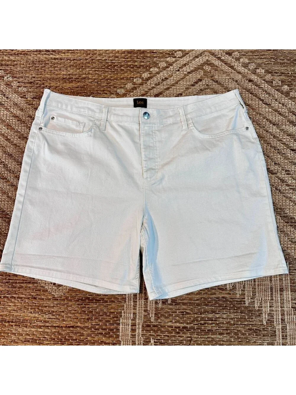 Lee Womens White Soft Denim Shorts Size 22 High Rise Casual Summer Wear